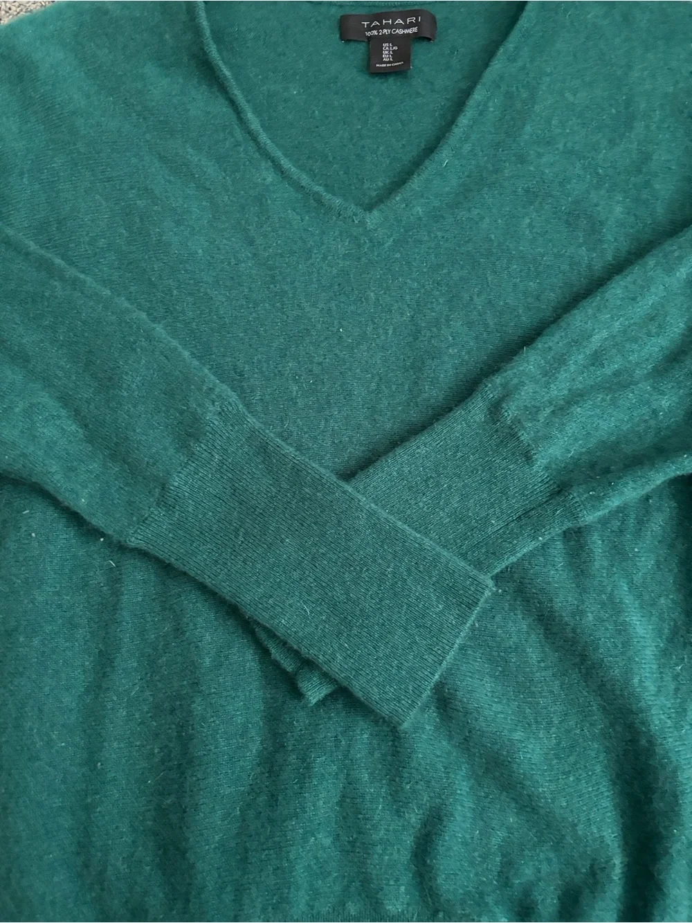 Tahari Emerald Green Cashmere V-Neck Sweater - Picture 4 of 6